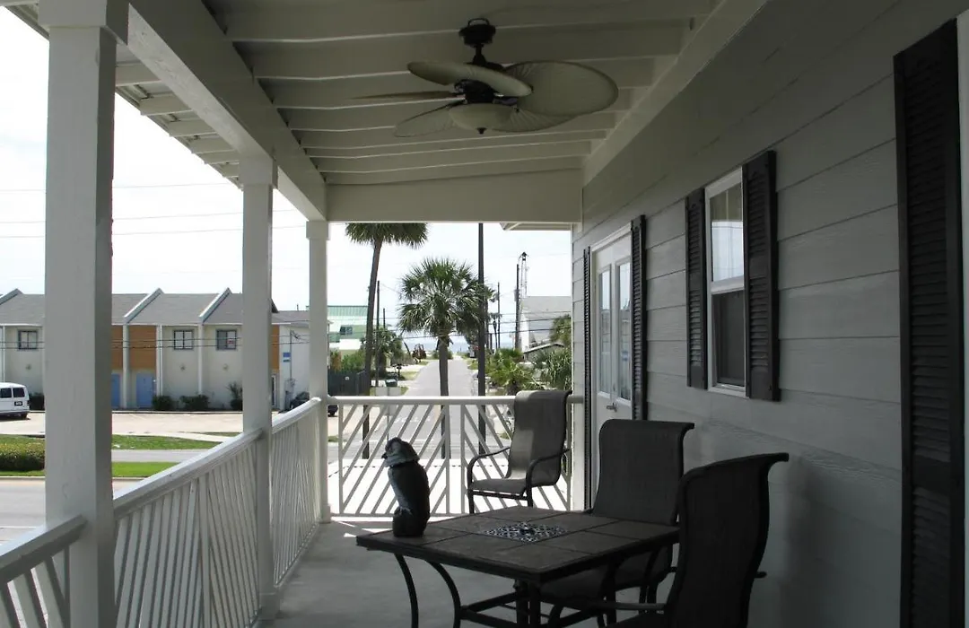 Mills Seaview Cottage By Forehand Rentals-1
