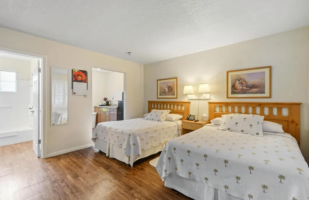 Tequesta Palms Inn-1