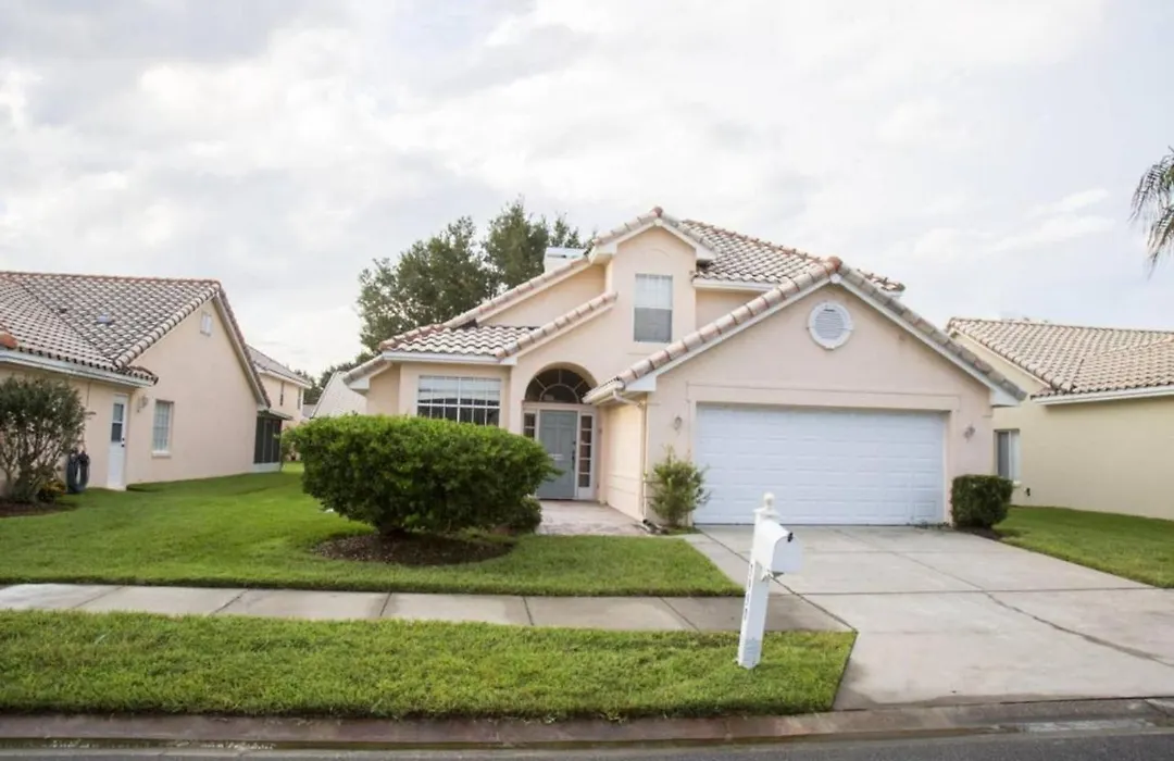 Ventura Place Country Club Home-1