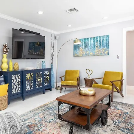 Amazing! 3Br 2Ba Sofa Bed, Near Beach, Heated Pool, Full Kitchen, Wifi, Patio, Bbq, Private Yard, Peaceful Neighborhood-2