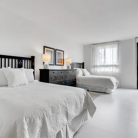 Newly Remodeled - Key Colony Apartment-2