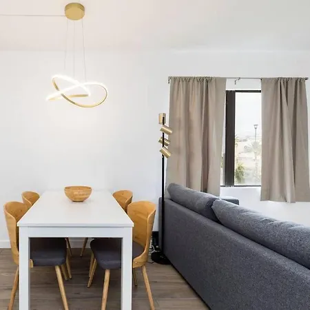 Modern Studio On I-Drive: Parking + Pool Included-3