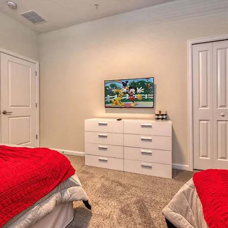 Pleasant Home With Lake View And Themed Bedroom-2