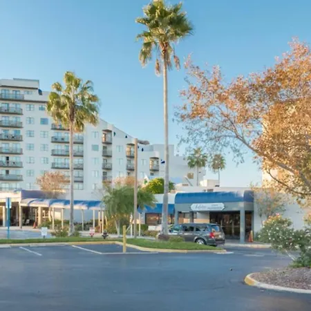 Modern Studio On I-Drive: Parking + Pool Included-2