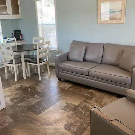 Cozy Tiny Home Near Disney World & Orlando Parks!-2