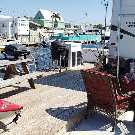 Cozy Ocean Boaters Fish Lodge-3
