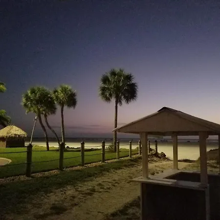 Carousel Beach Inn-2