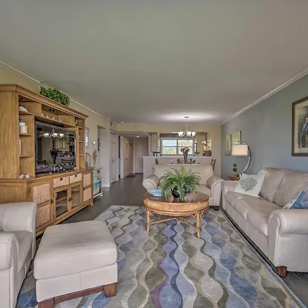 Picturesque Naples Condo With Pool Access!-2