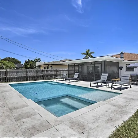 Chic Beach House With Lanai And Private Yard!-3