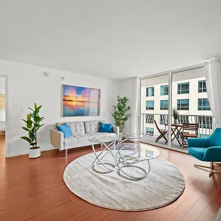 Amazing Condo With Free Parking In Brickell Miami-3