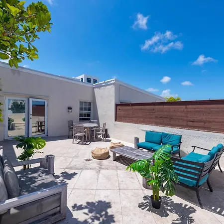 Cento Collins Stays By Mercury South Beach-3