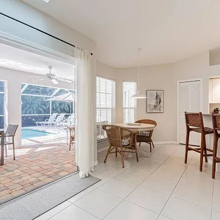 Crown Pointe Mabry Drive With Garden View-2