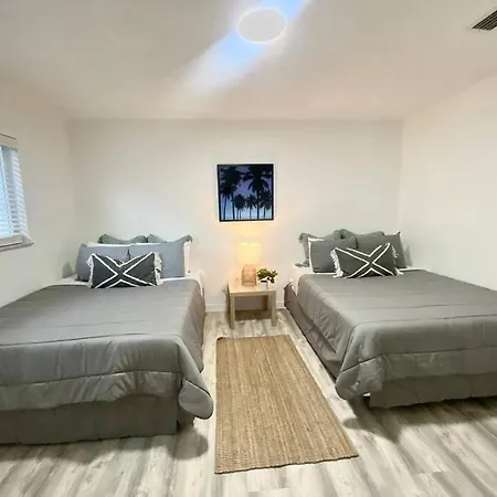 Beautiful & Relax Family House 2/1- Free Parking-3