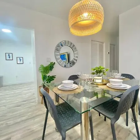 Beautiful & Relax Family House 2/1- Free Parking-2