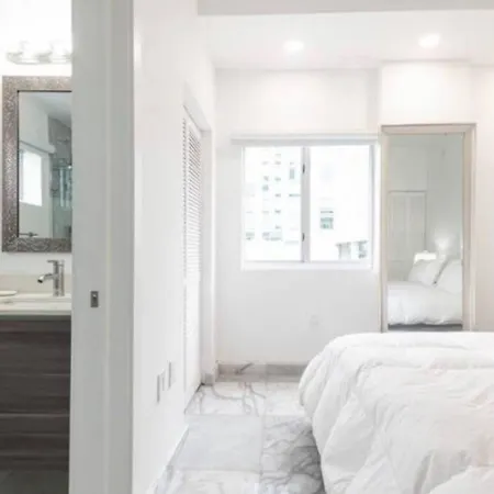 Luxury Quiet 2 Bedroom Midtown With Free Parking-3