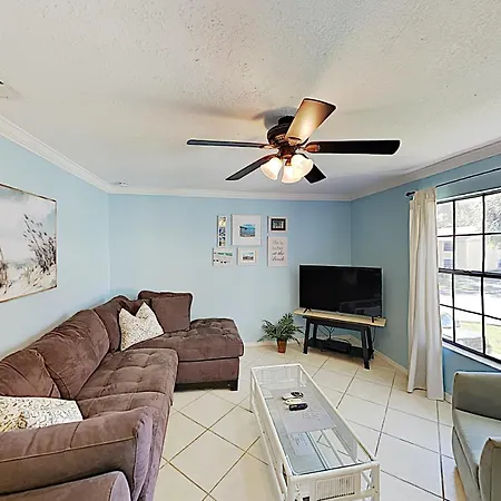 Charming Condo W/ Pool - 500 Yards To Beach, Near Lighthouse & Downtown-2
