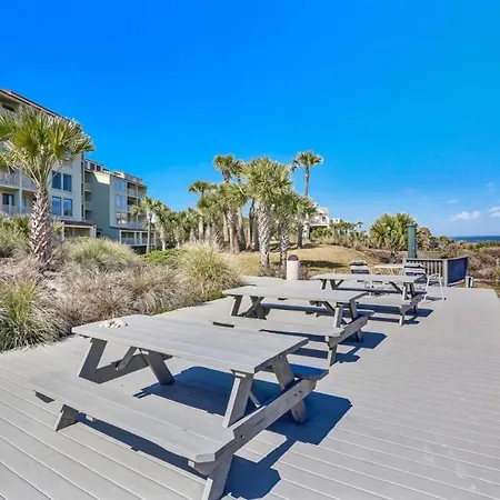 Oceanfront Condo With Large Balcony, Pool, Central Ac & Views-3