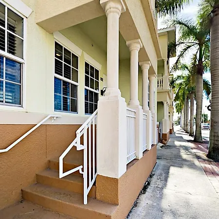 Fort Meyers Townhome-2