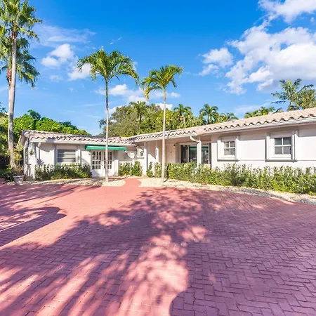 Newly Renovated Pool, Hot Tub, & Epic Backyard-2