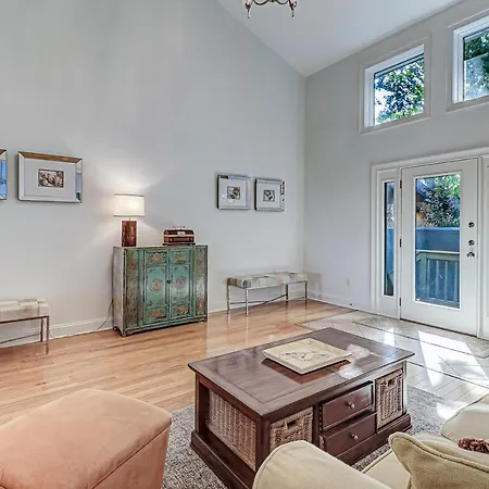 Newly Renovated Villa With Incredible Marsh Views-2