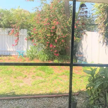 Bright And Beachy 2Bed 1Bath Home - Unit 210-3