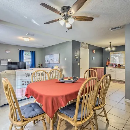 Crystal River Retreat With Hot Tub And Gazebo!-3