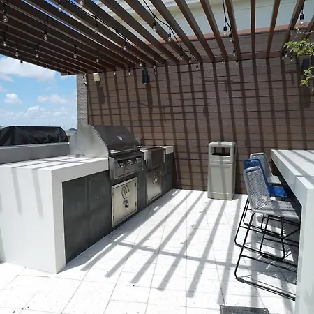 1113-Astonishing 2 Bed/2 Bath Apartment-2