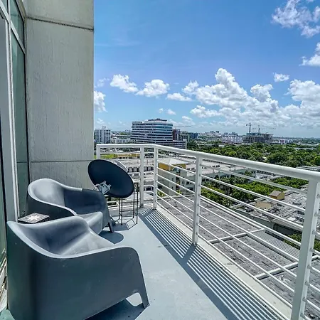 1113-Astonishing 2 Bed/2 Bath Apartment-3