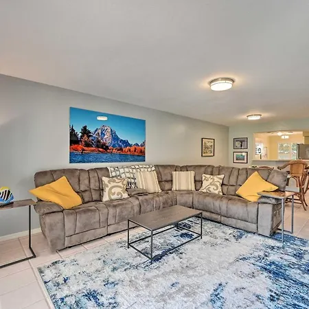 First-Floor Naples Condo About 3 Mi To Beaches!-3