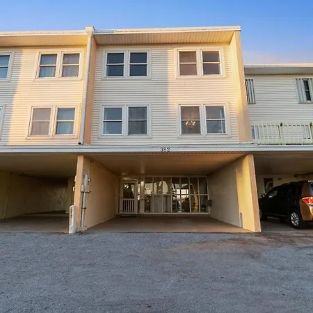 Treehouse Townhome-2