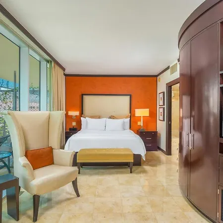 Luxury Balcony Suite - Across The Beach And Espanola Way-3