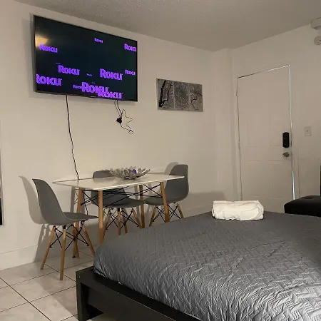 Trendy Studios In Hollywood-3