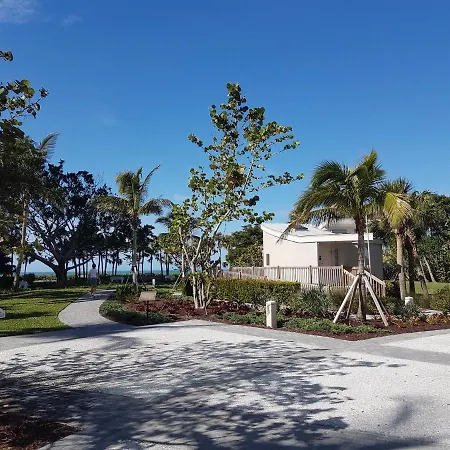 Exclusive Villa - Lakeside, 4 Minutes To Private Beach-2