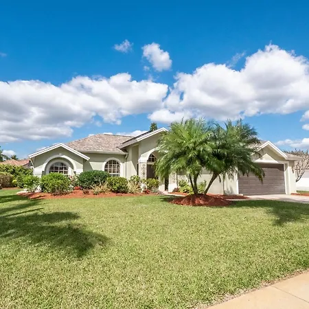 Fantastic Pool And Hot Tub House In Naples-2