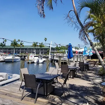 Newly Remodeled Cozy Unit Sarasota Cay Club Close To Airport, Beaches And Shops-3