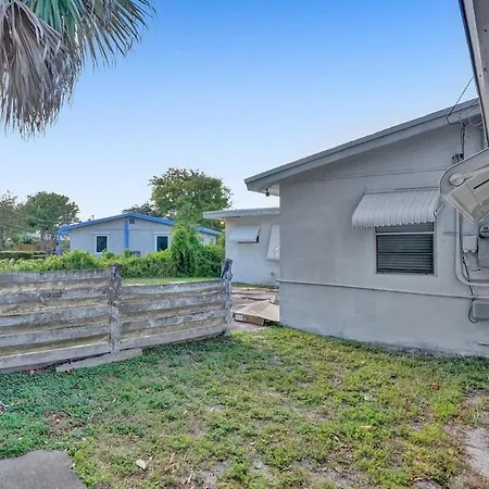 Lovely 1 Bedroom Studio In Quiet Neighborhood-2