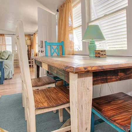 Seaspray Beach Cottage B-3
