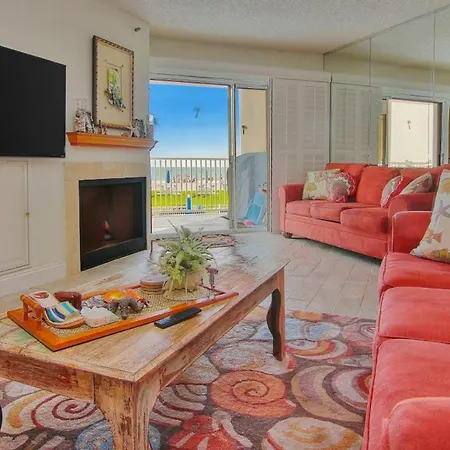 Lighthouse Pointe 103-3