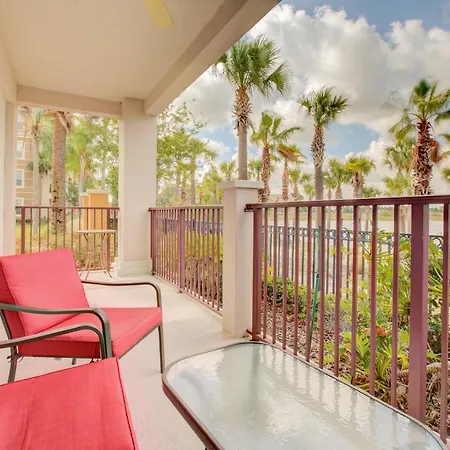 Gorgeous 1St-Floor, End Unit Condo W Lakeview-3