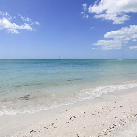 Seaspray Beach Cottage B-2