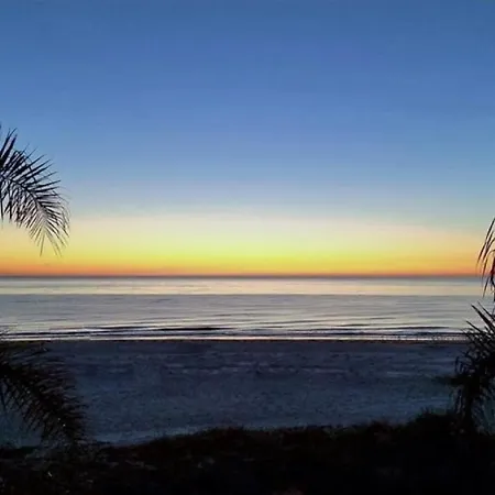 Chateaux Sunset Suites 106-3