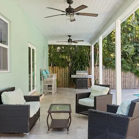 Las Olas Villa With Heated Salt Water Pool-3