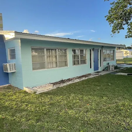 Rim Canal Cottage - Access To Fishing, Just Off Lake Okeechobee! Cottage-2