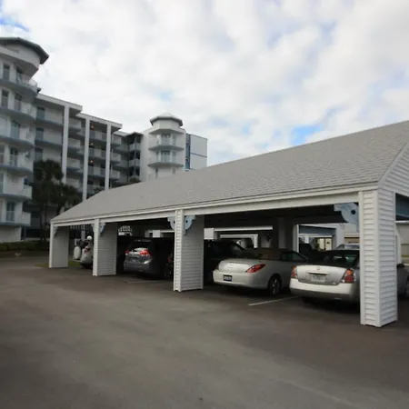 Lighthouse Pointe 103-2