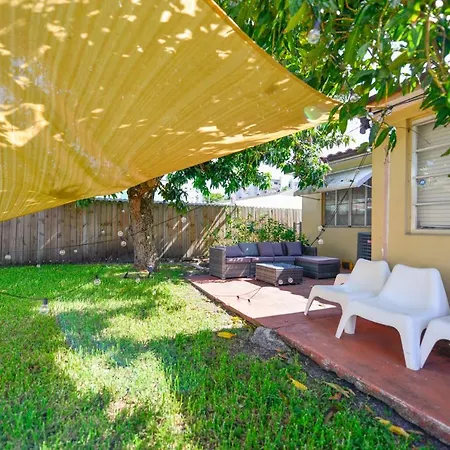 Amazing 3Br House 5 Minutes From Marlins Park-3