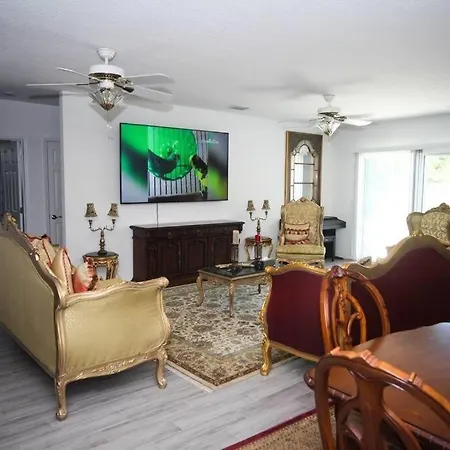 Queen Bedroom With Smart Tv Very Peaceful-2