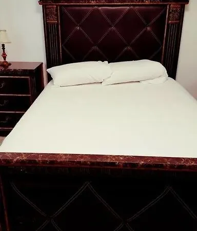 Queen Bedroom With Smart Tv Very Peaceful-3