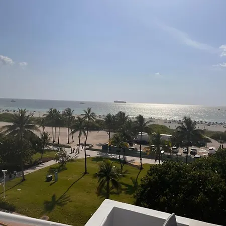 Suites At The Strand On Ocean Drive-2