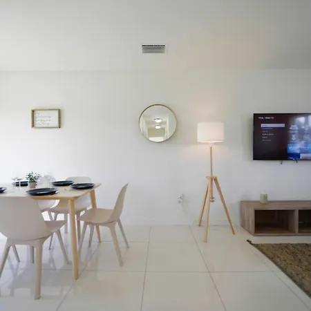 Amazing Brand New Duplex 3 Bedrooms/2 Bathrooms-3