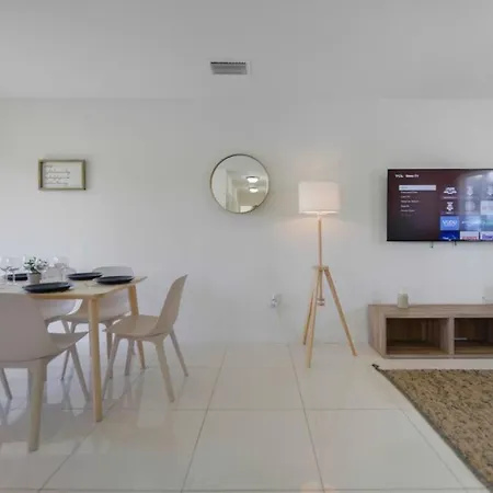 Amazing Brand New Duplex 3 Bedrooms/2 Bathrooms-2